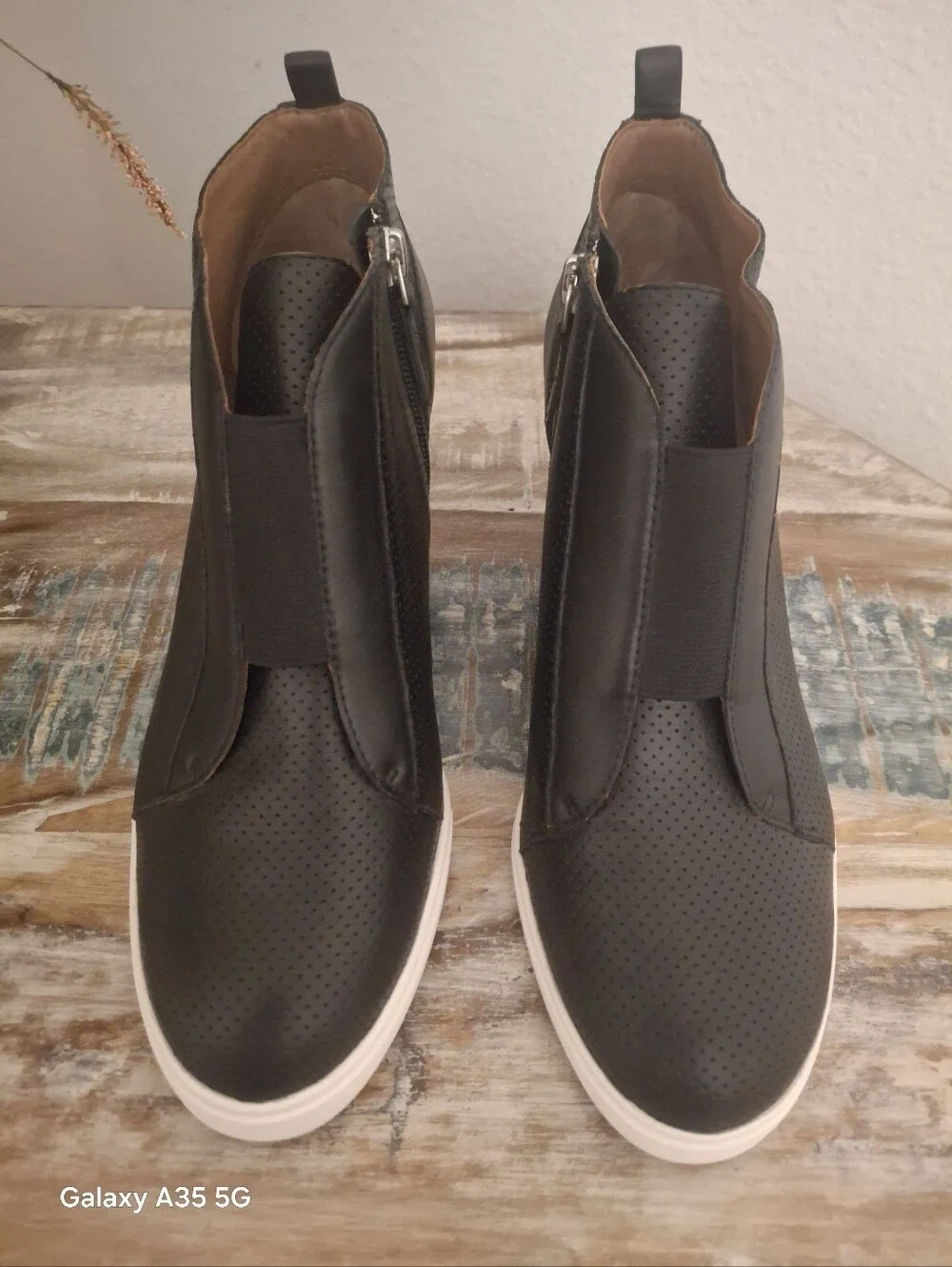 Linea Paolo Felicia Wedge Sneaker Black Platform Shoes Bootie Womens Size: 8.5M
